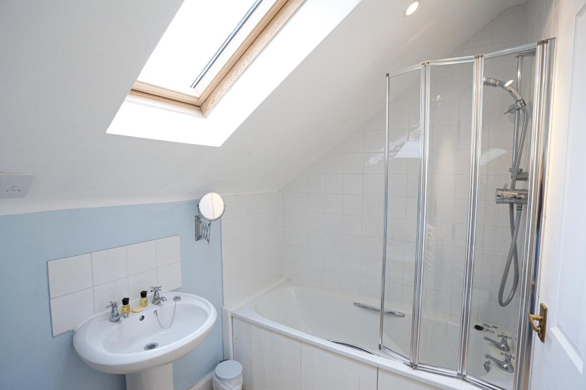 The Fishbourne Bed & Breakfast Fishbourne  Oda fotoğraf
