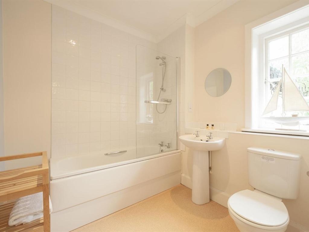 The Fishbourne Bed & Breakfast Fishbourne  Oda fotoğraf